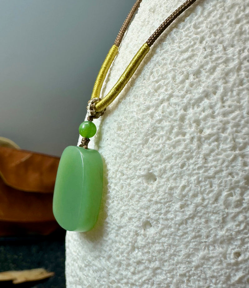 Siberian Jade Drop Pendant, 18.5mm