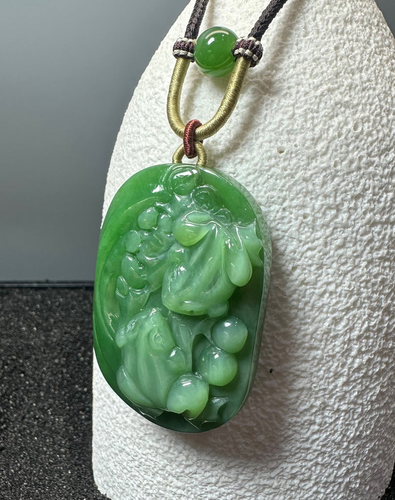 Siberian Jade Frog Pendant, Chatoyant