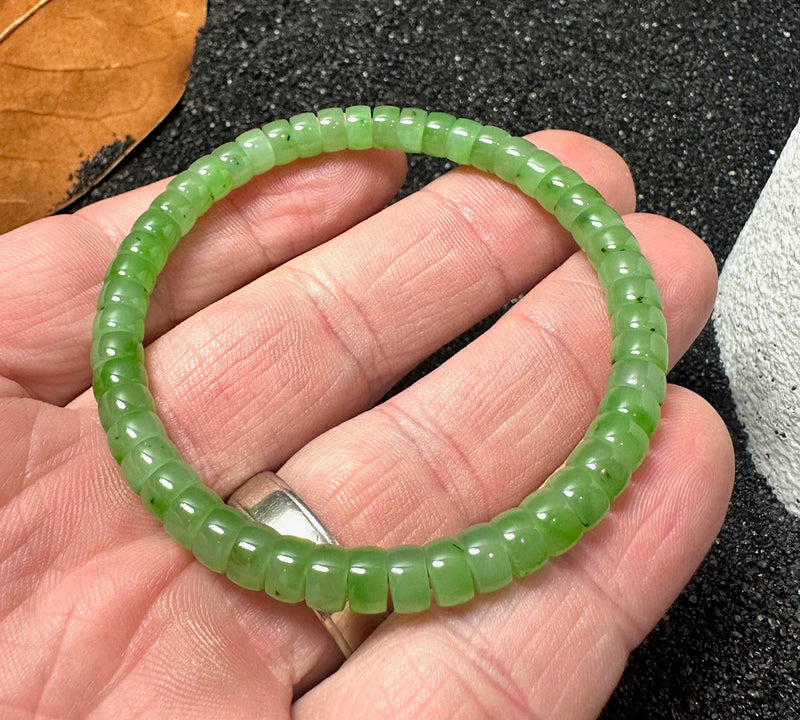 A Grade Siberian Jade Bead Bracelet.