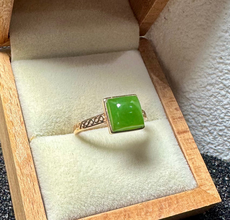 AA Siberian Jade, 18k  Gold Ring, SZ 7.5